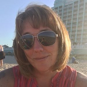 Meet your Posher, Leanne